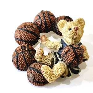 Boyds Bears & Friends Vintage Basketball Brooch 1995 2" Resin Wreath Pin